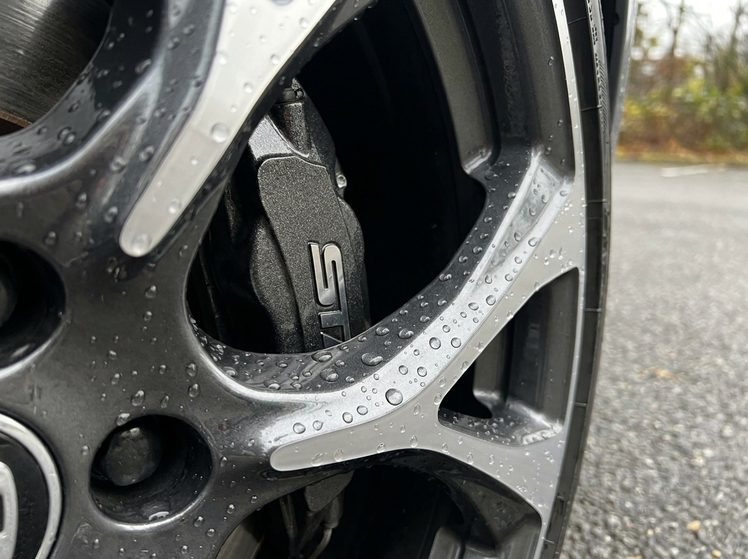 Ceramic-coated wheel