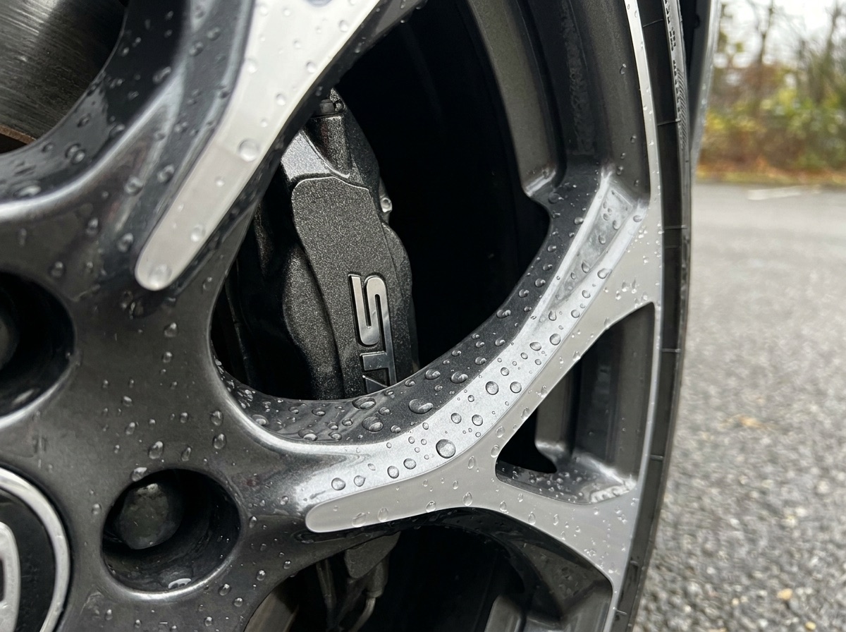 Ceramic-coated wheel